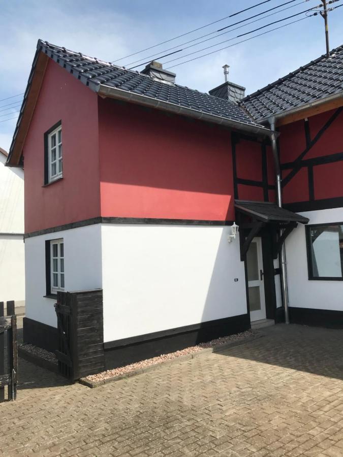 Ferienhaus Eifeldoemchen Villa บัดมึนสเตอร์ไอเฟิล ภายนอก รูปภาพ